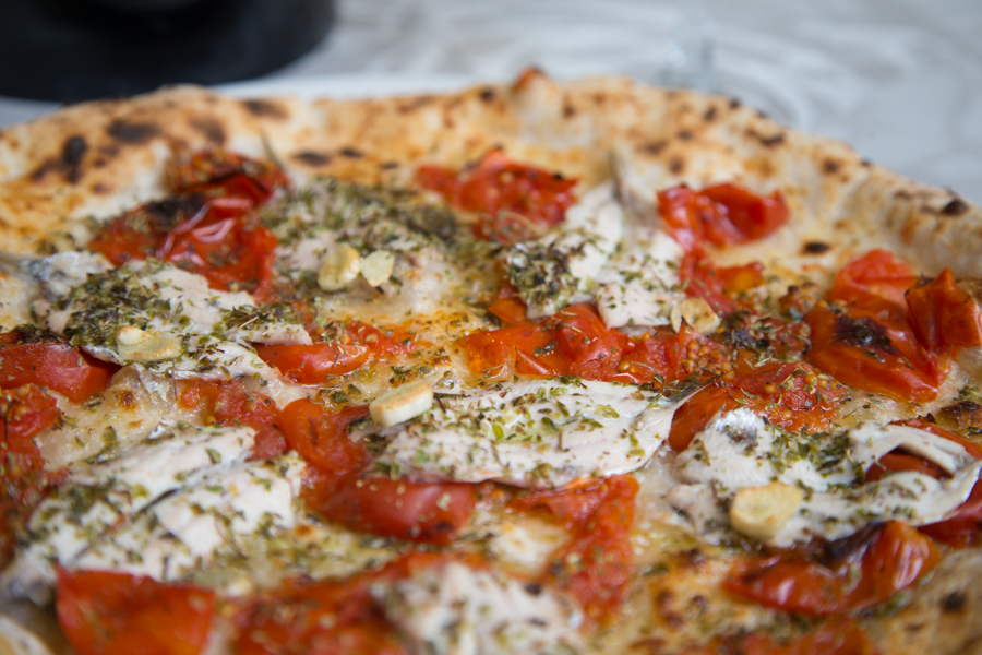 PIZZA - Pomodorini del piennolo e alici - Giovanni Improta (Al 22, Napoli)