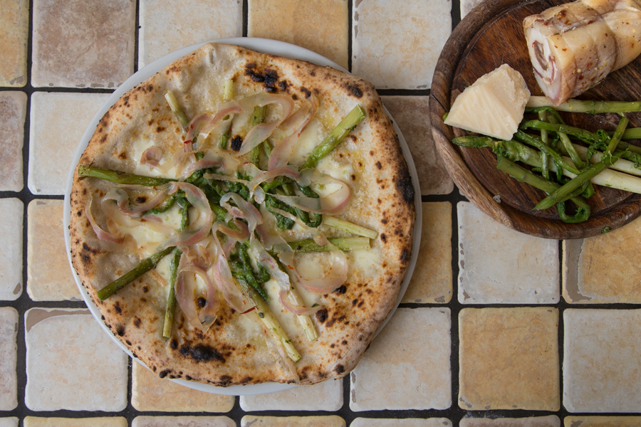 PIZZA - Asparagi, pancetta, grana - Giovanni Improta (Al 22, Napoli)