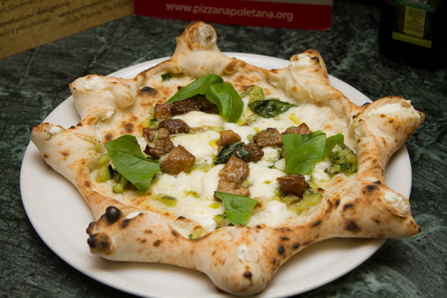 PIZZA - Pizza a stella - Attilio Bachetti (Da Attilio, Napoli)